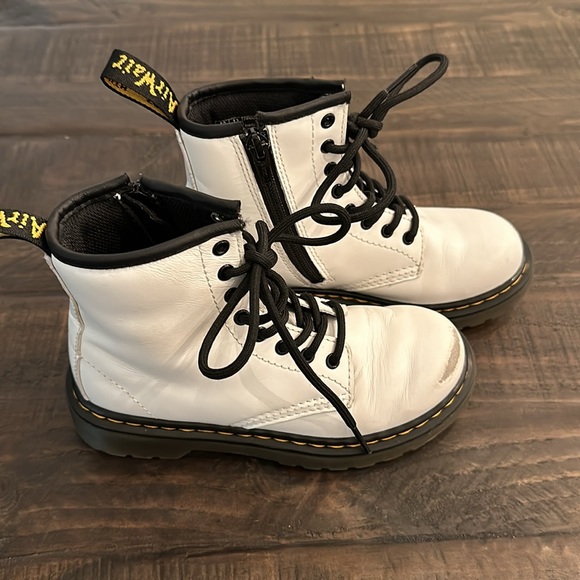Dr. Martens 1460 Boots Junior - Picture 2 of 8